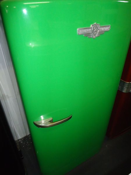 GELADEIRA ANTIGA VERDE